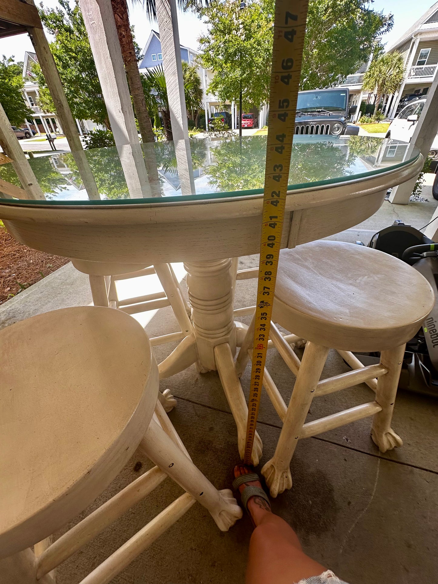 Table & Chairs
