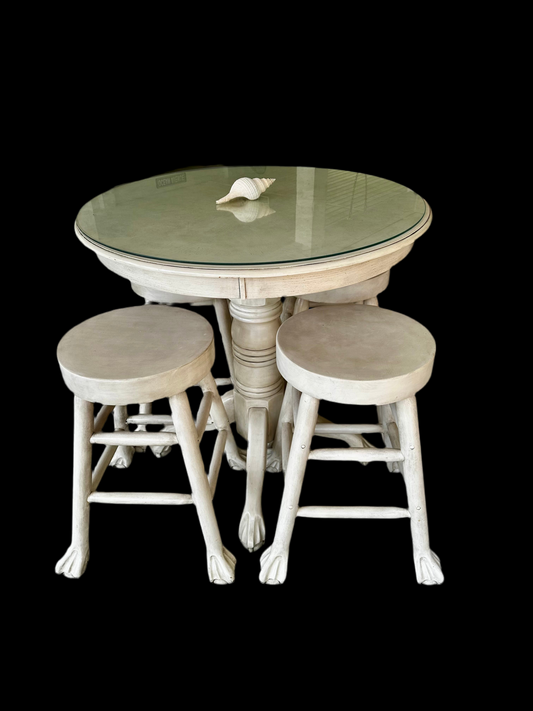 Table & Chairs